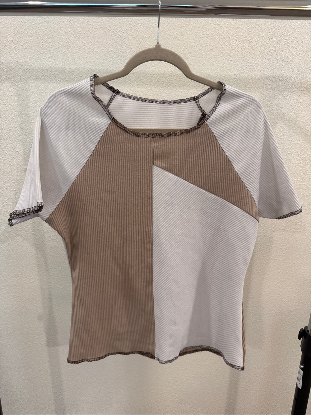 Colorblock Ribbed Short Sleeve Top - Beige & White
